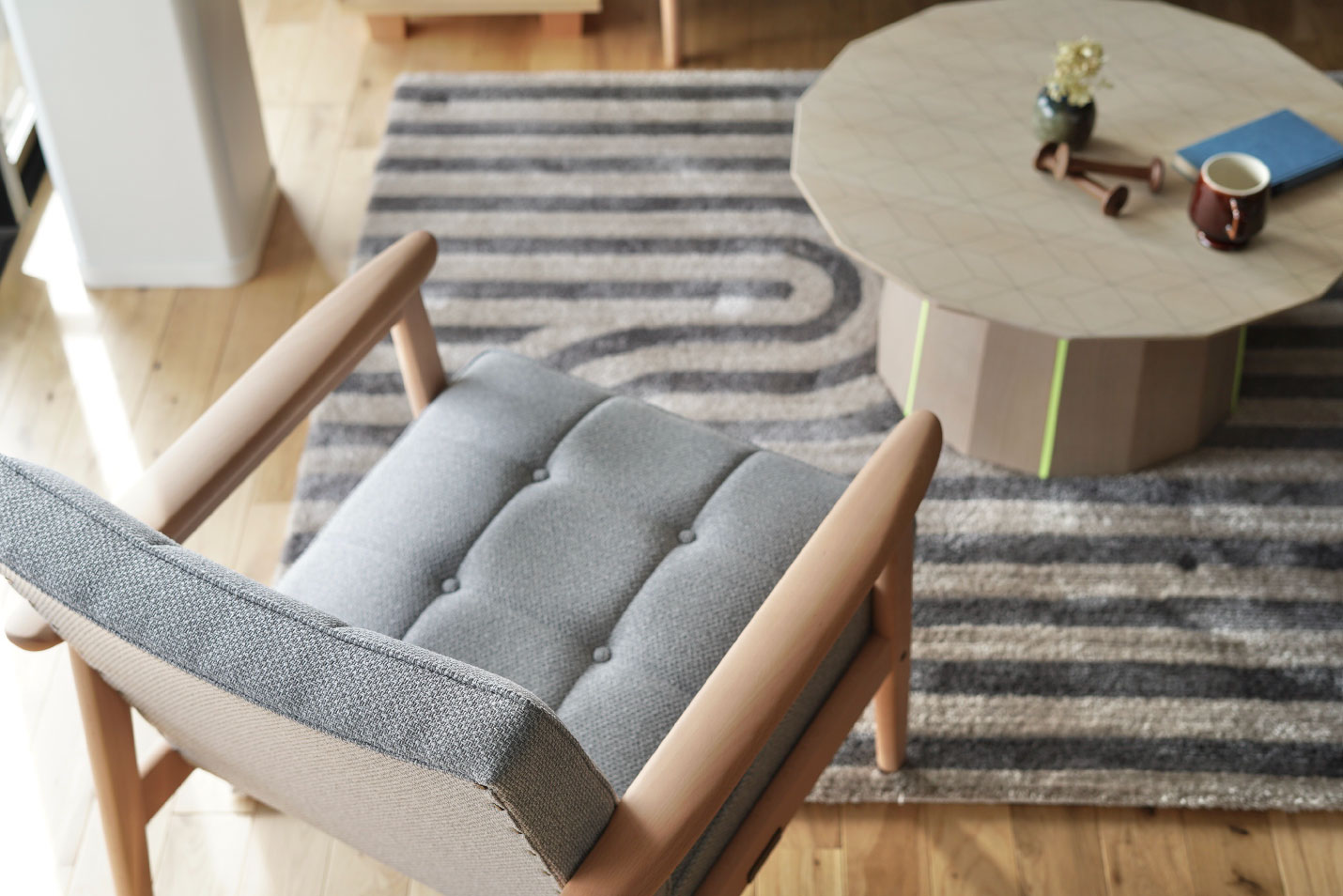 カリモク60 Kチェアミストグレー1シーター