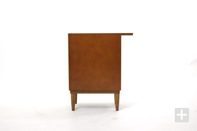 カリモク60+ チェスト真横から