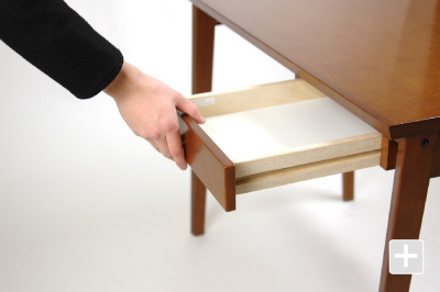 カリモク60+ デスクは引き出し底面