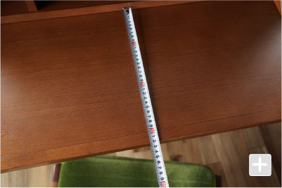 デスクは32.5cm