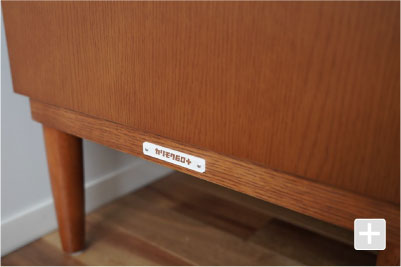 カリモク60ロゴプレート