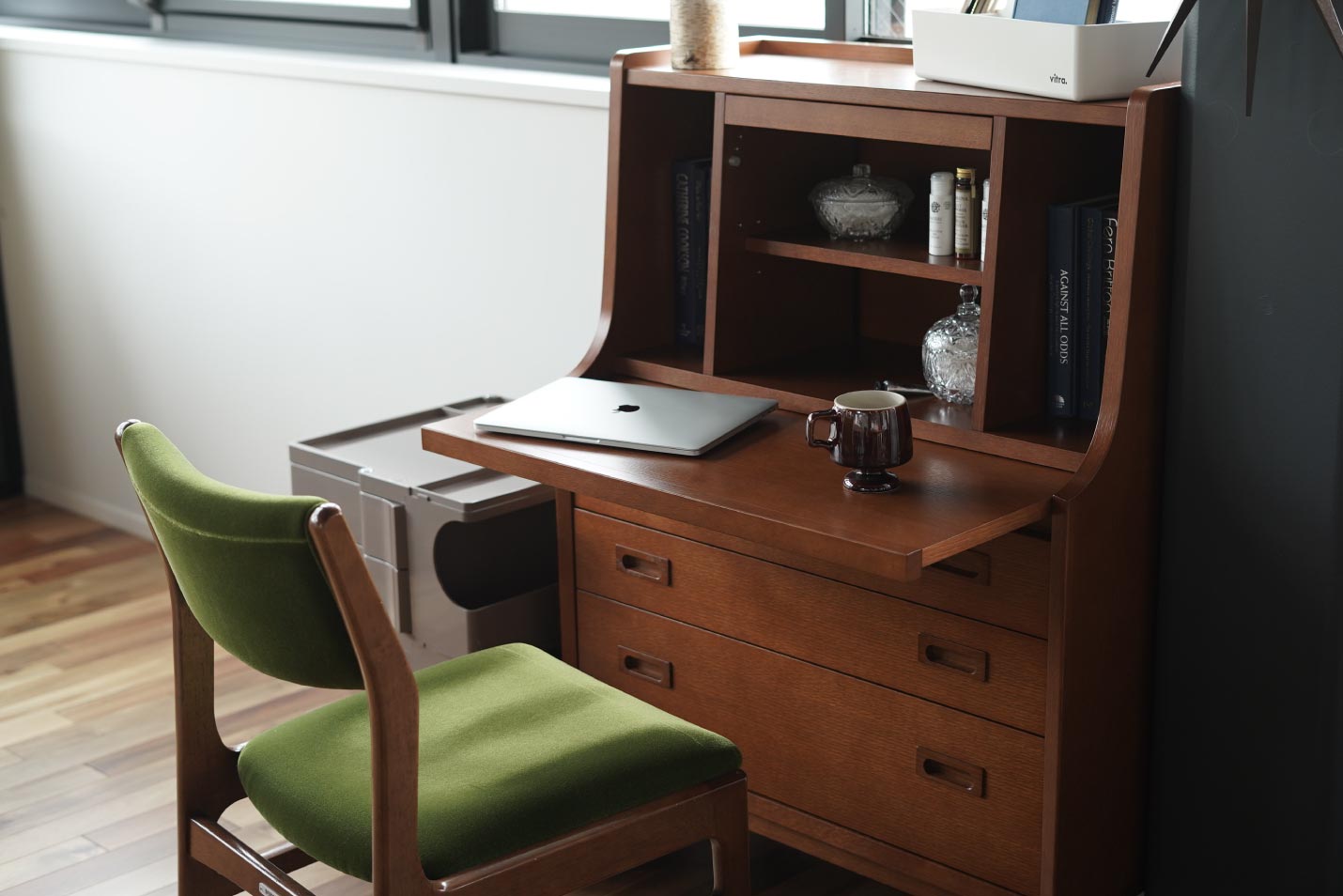 カリモク60 ライティングチェスト