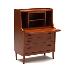 カリモク60 ライティングチェストをデスクとして使用