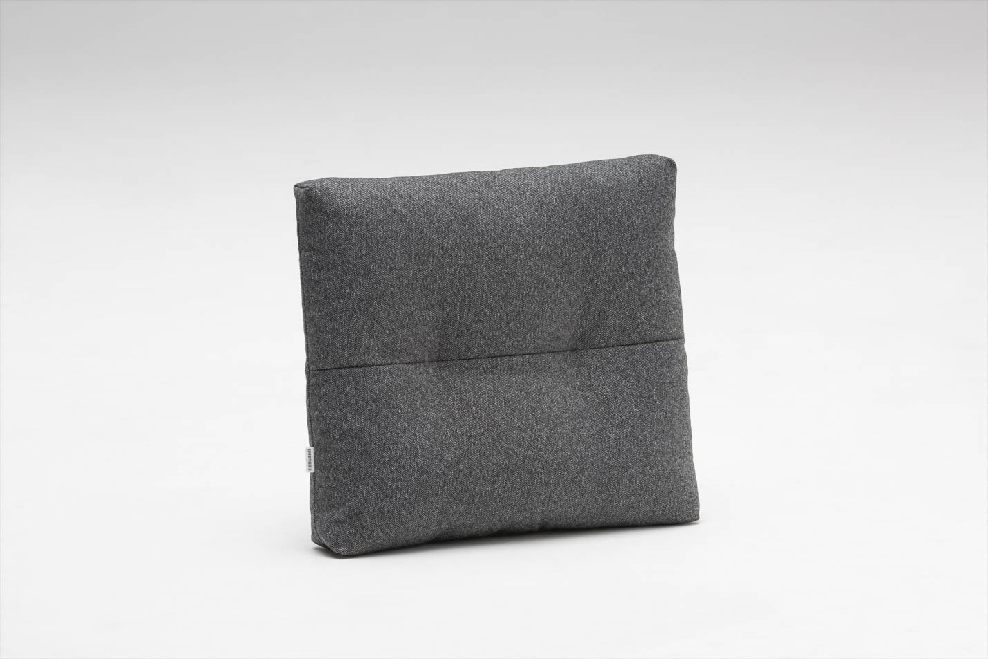 カリモク60 ロビークッション セラムダークグレー