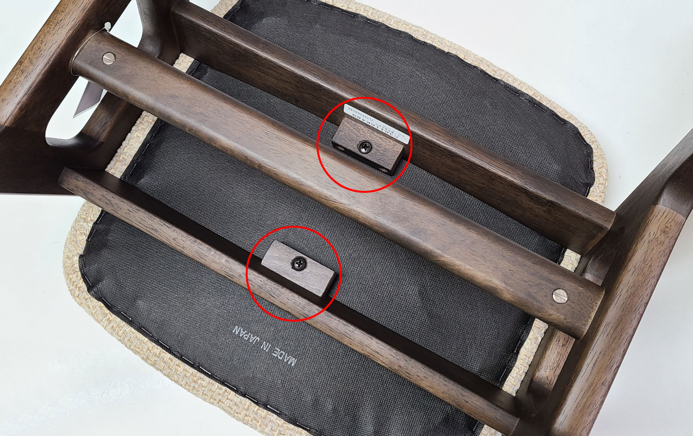 シートパーツの仕様変更について