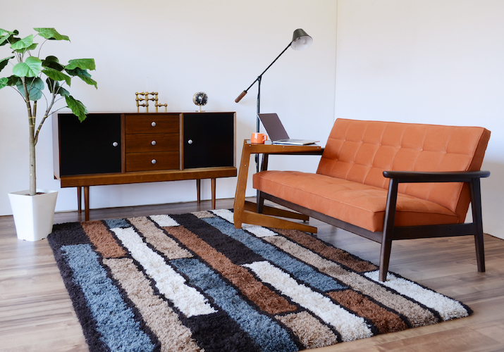 カリモク60 Kチェア エリアリミテッド３ サンセットのスタイリング