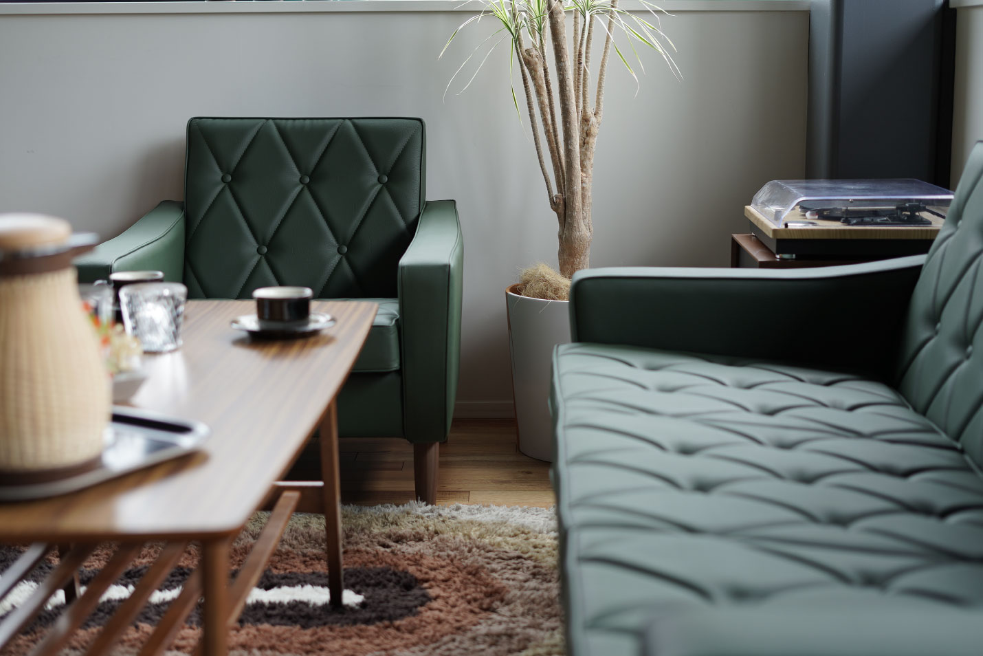 カリモク60 ショップリミテッド ロビーチェア オールドグリーン