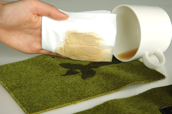 まずは大まかに拭き取る