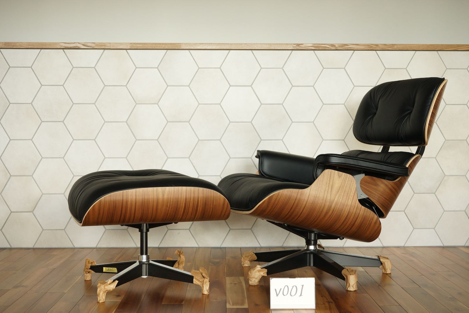 イームズラウンジチェアの木目