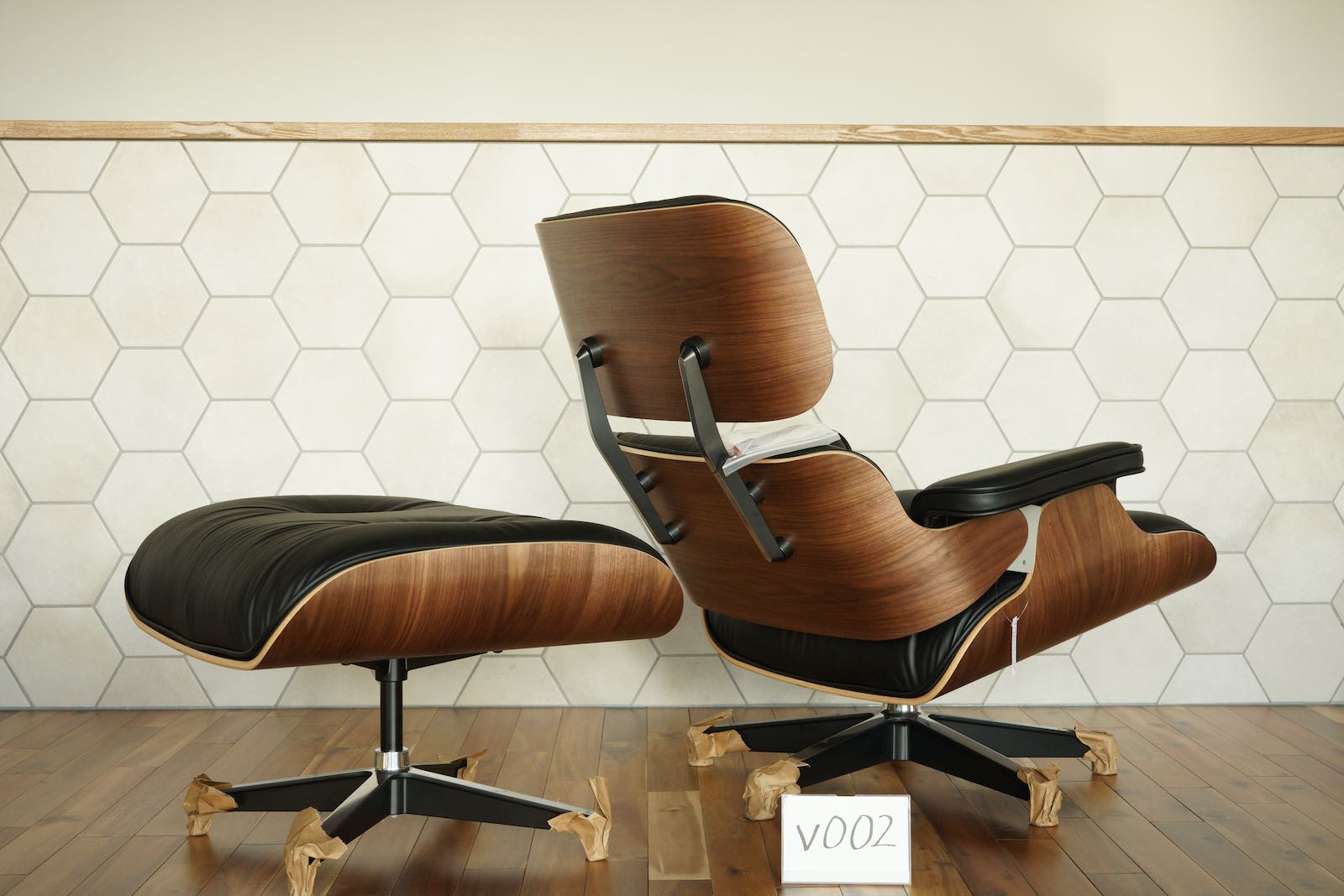 イームズラウンジチェアの木目