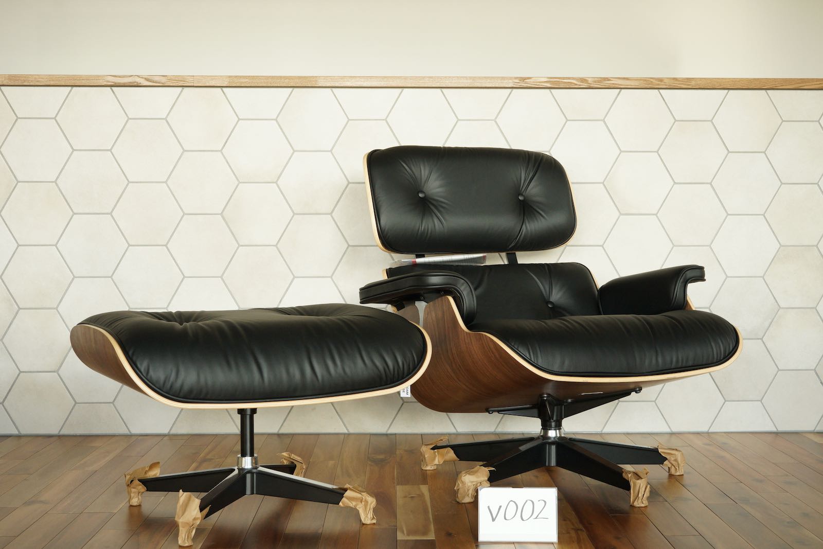 イームズラウンジチェアの木目