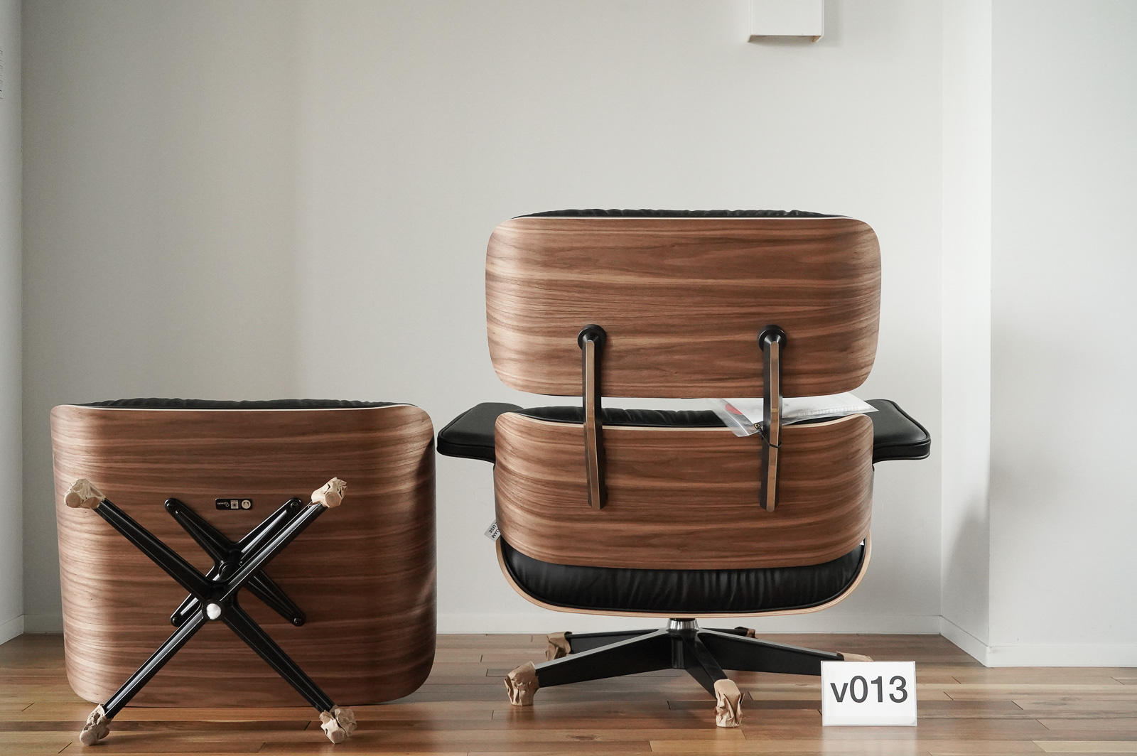 イームズラウンジチェアの木目