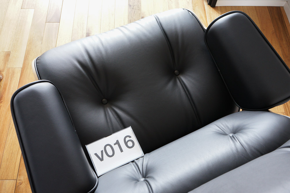 イームズラウンジチェアの木目