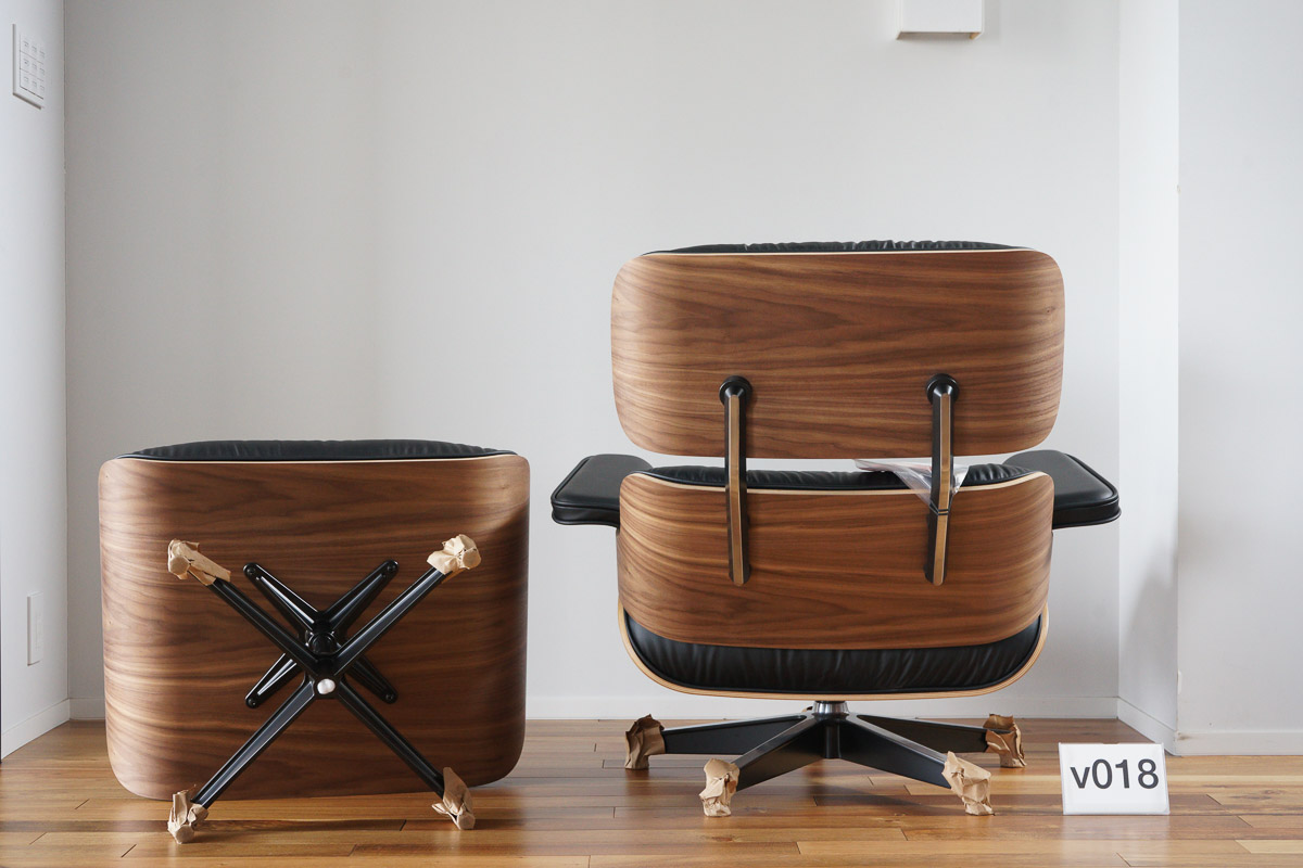 イームズラウンジチェアの木目