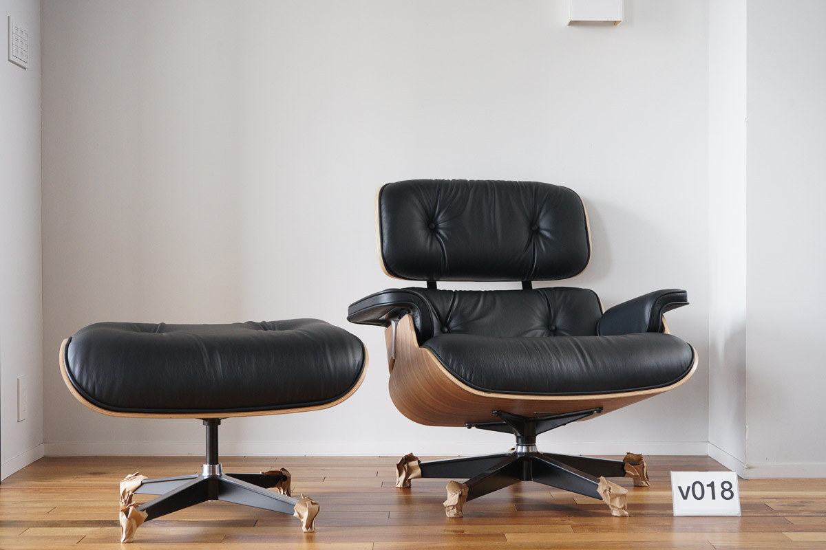 イームズラウンジチェアの木目