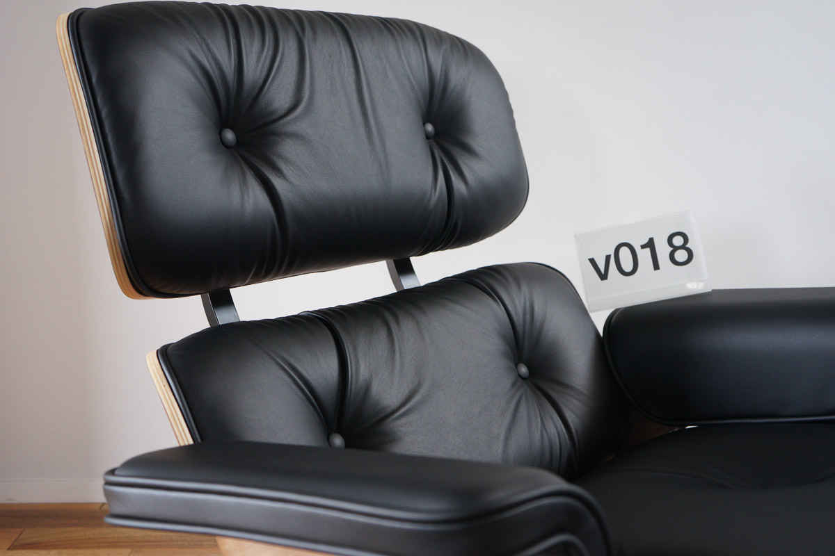 イームズラウンジチェアの木目