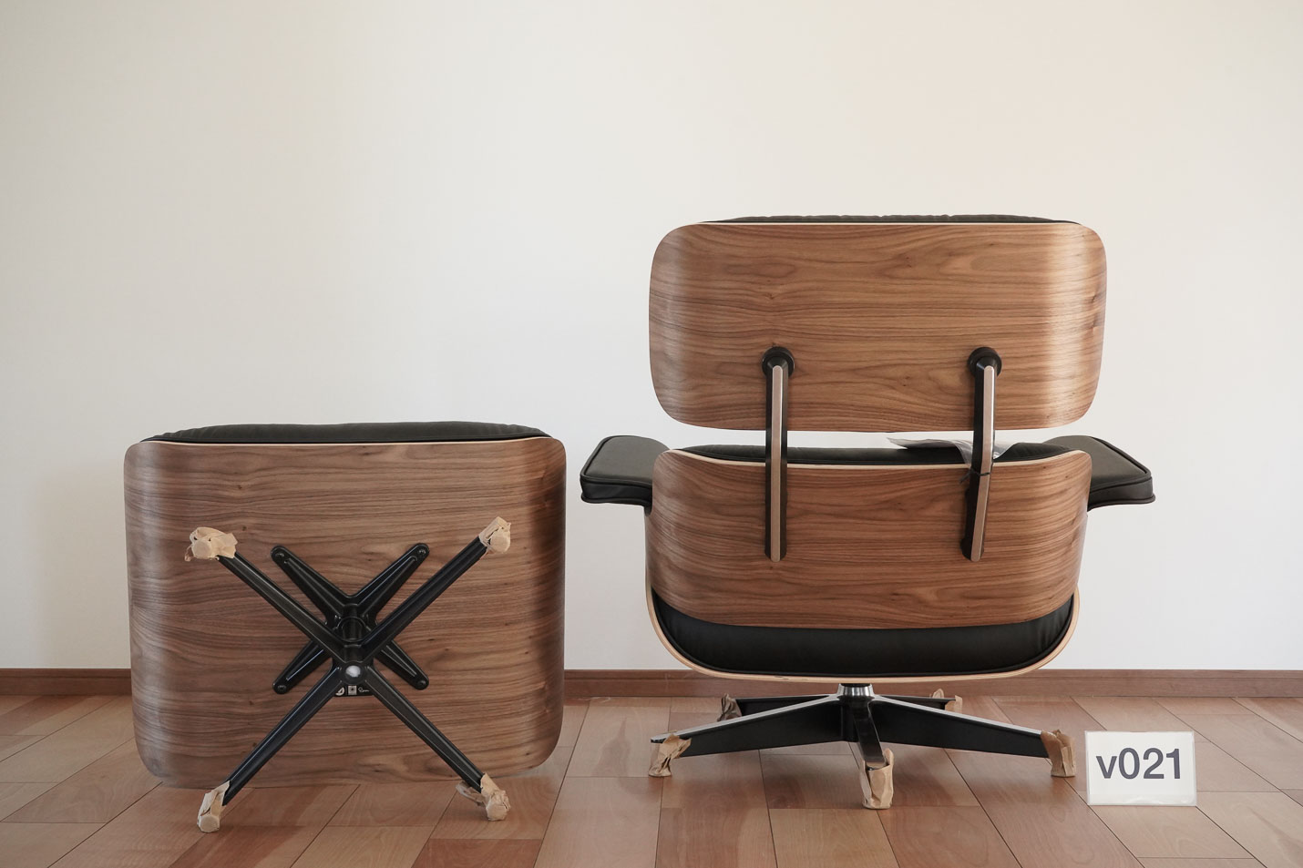 イームズラウンジチェアの木目