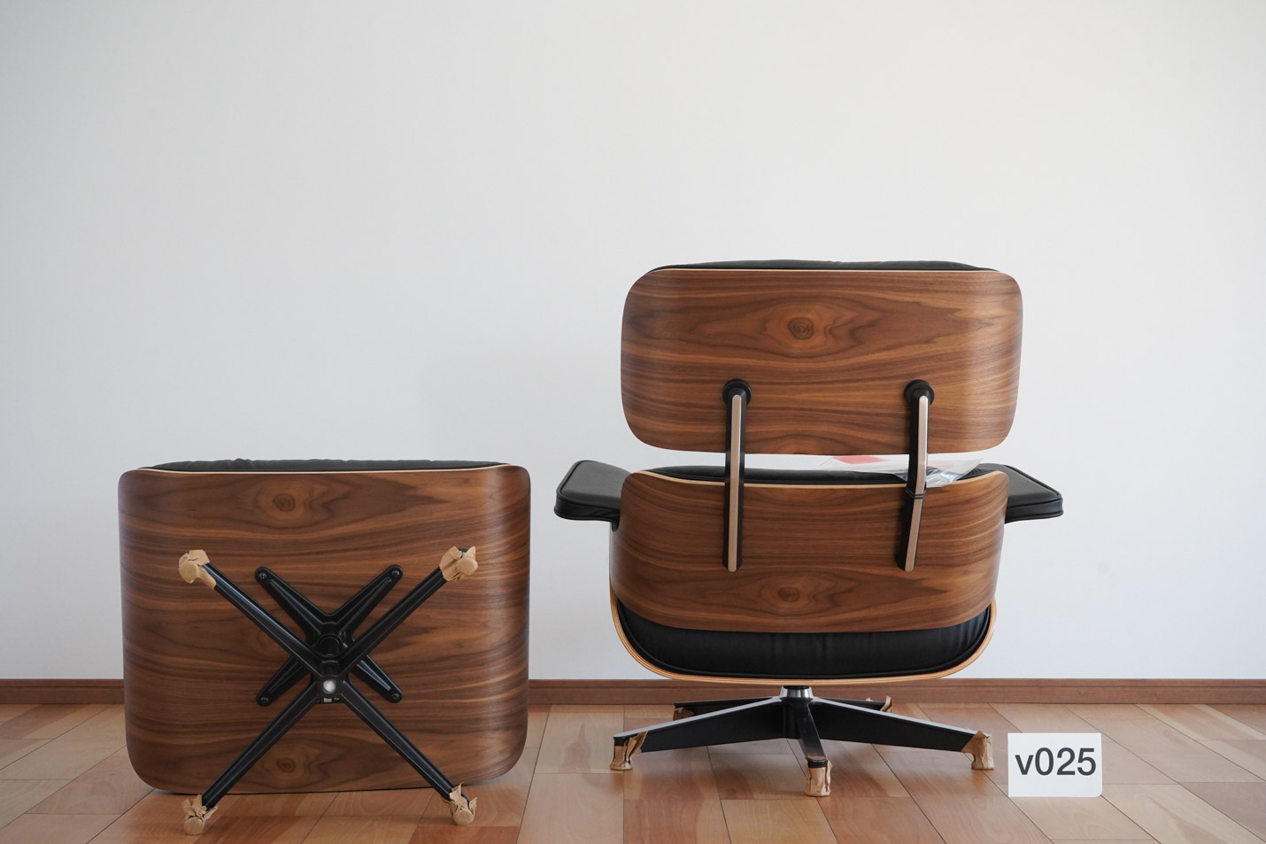 イームズラウンジチェアの木目