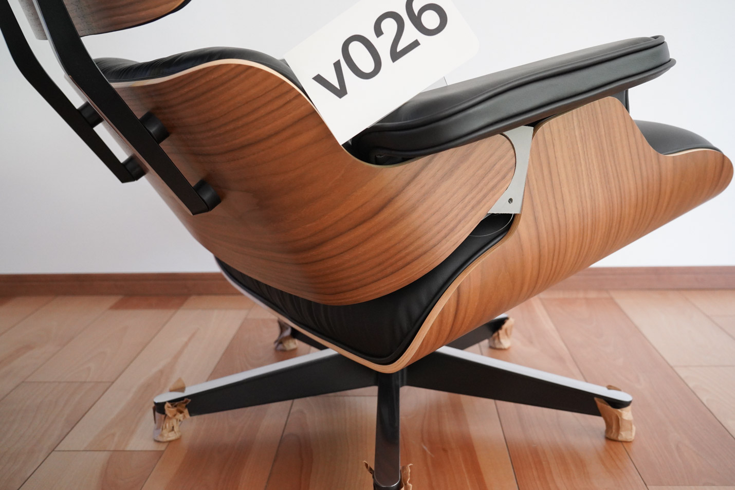 ハーマンミラー（Hermanmiller）イームズラウンジチェアの木目