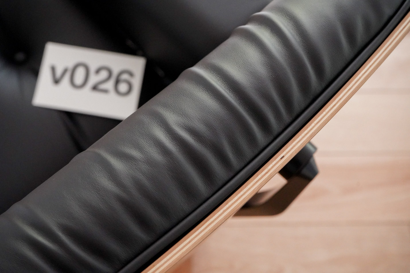 ハーマンミラー（Hermanmiller）イームズラウンジチェアの木目