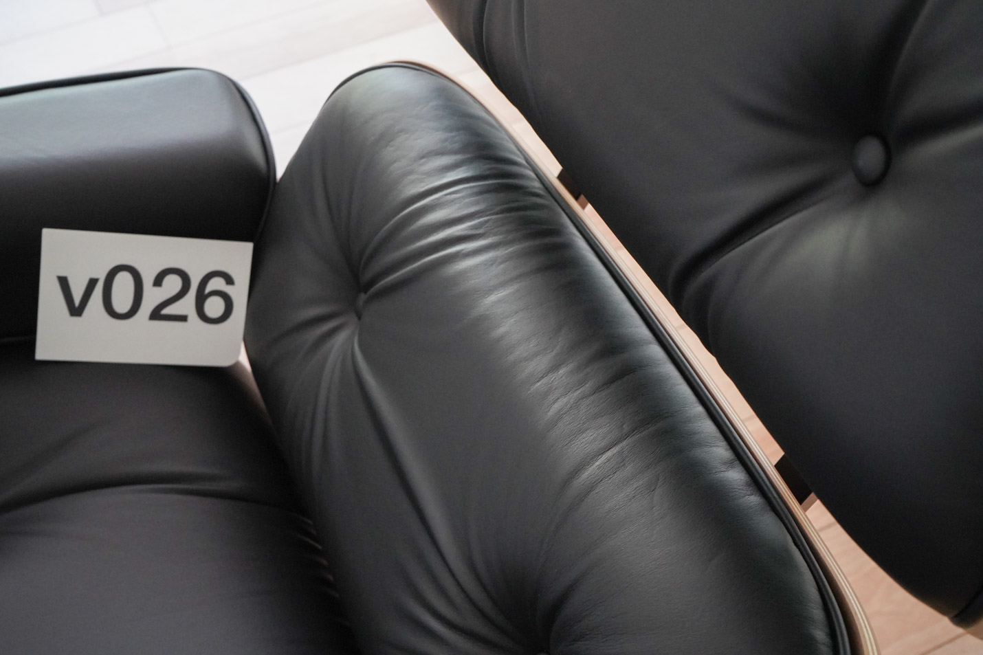 ハーマンミラー（Hermanmiller）イームズラウンジチェアの木目