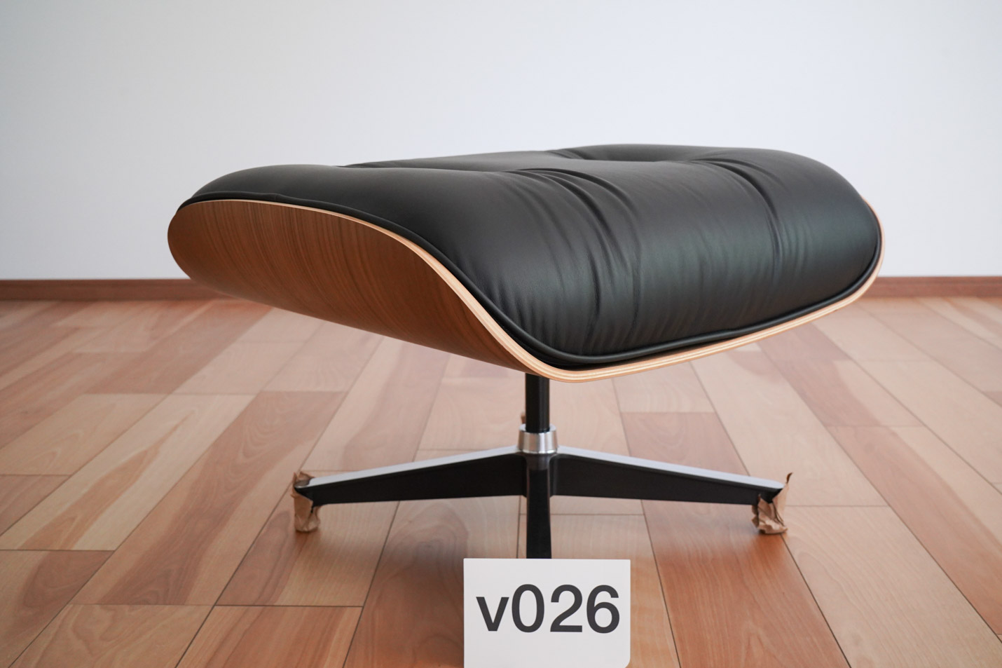 ハーマンミラー（Hermanmiller）イームズラウンジチェアの木目