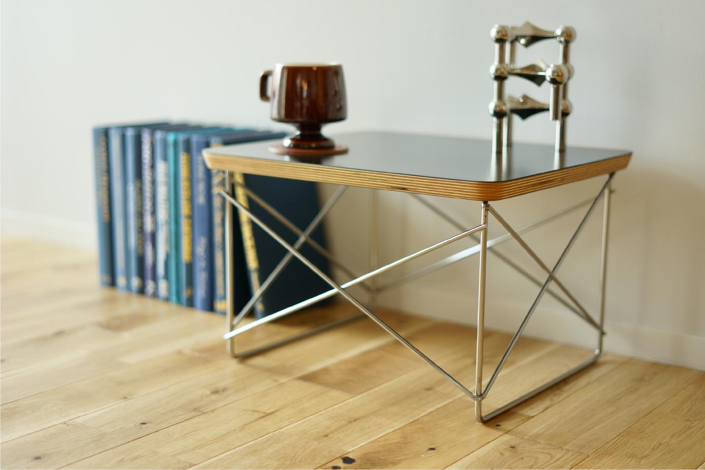 イームズLTRT ワイヤーベーステーブル