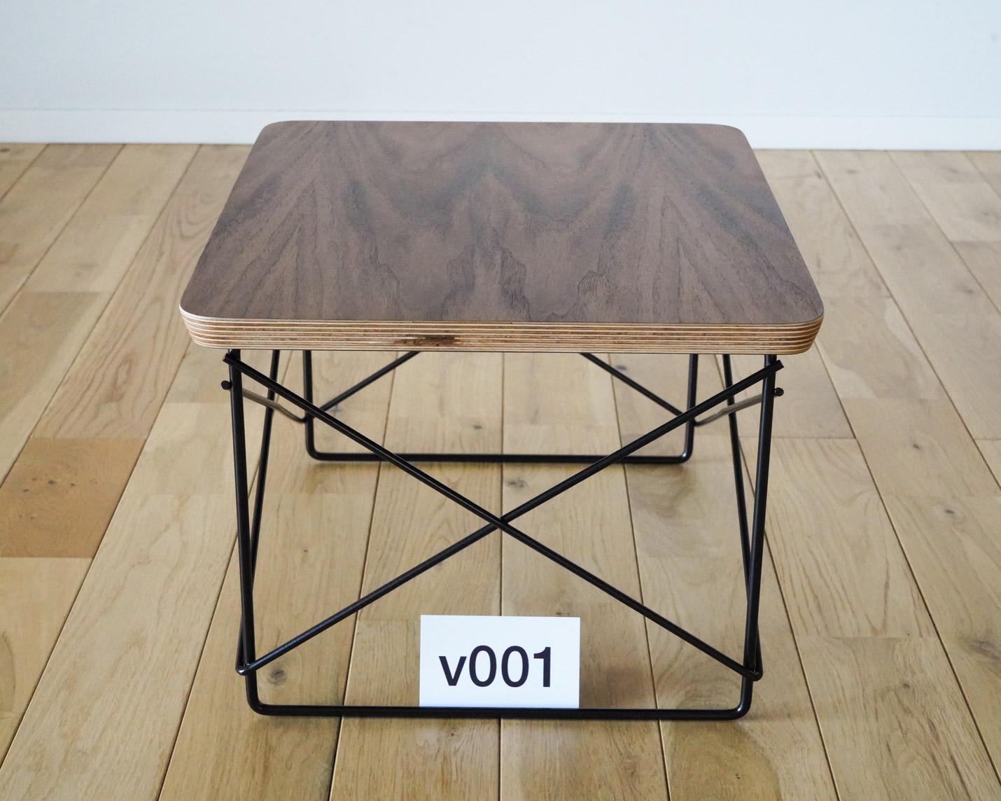 ハーマンミラー（Hermanmiller）イームズLTRTウォールナットの木目