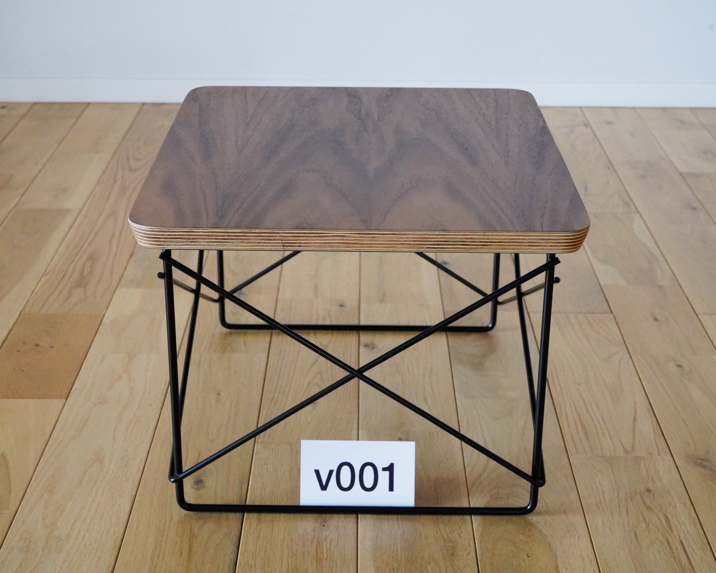 ハーマンミラー（Hermanmiller）イームズLTRTウォールナットの木目