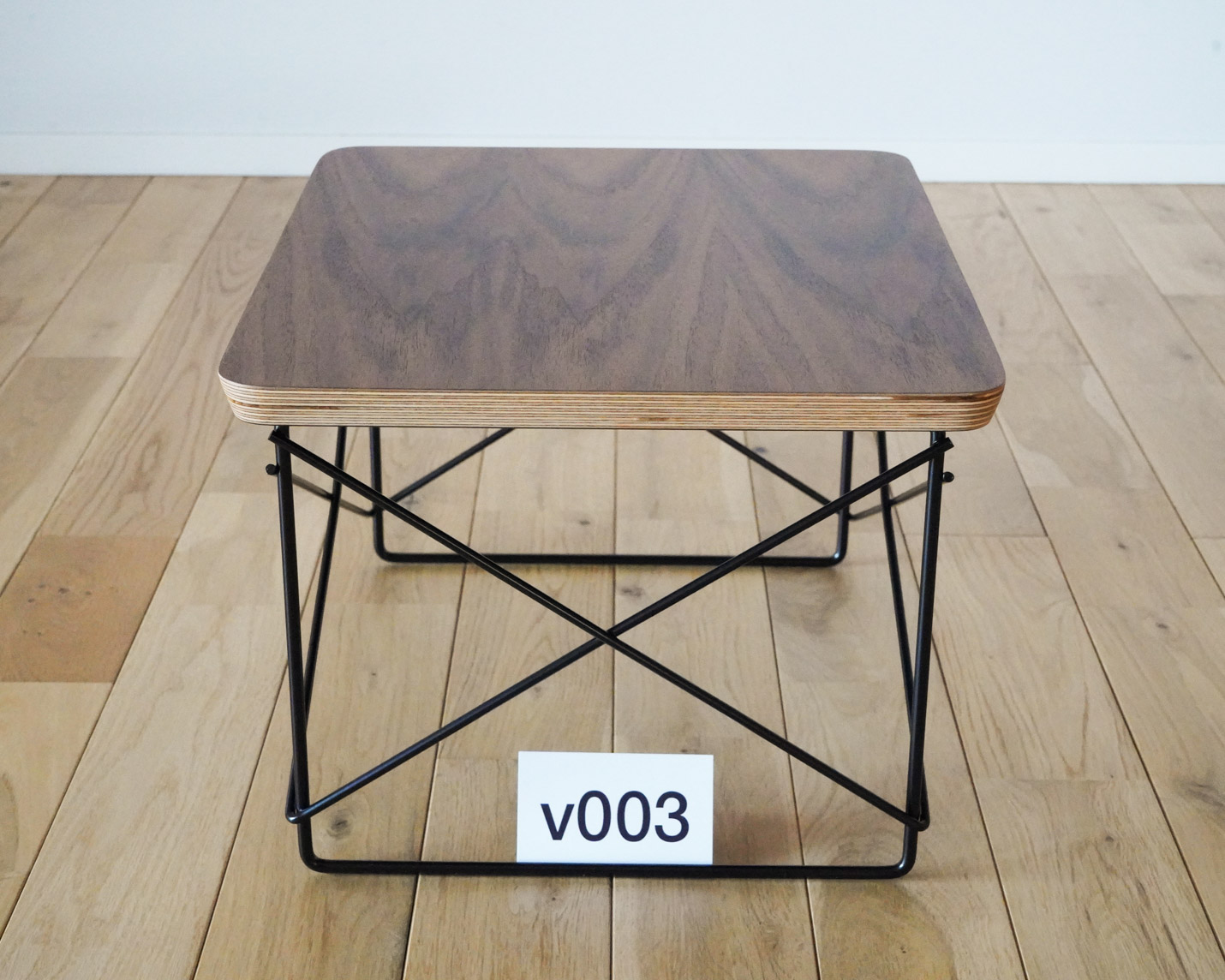 ハーマンミラー（Hermanmiller）イームズLTRTウォールナットの木目