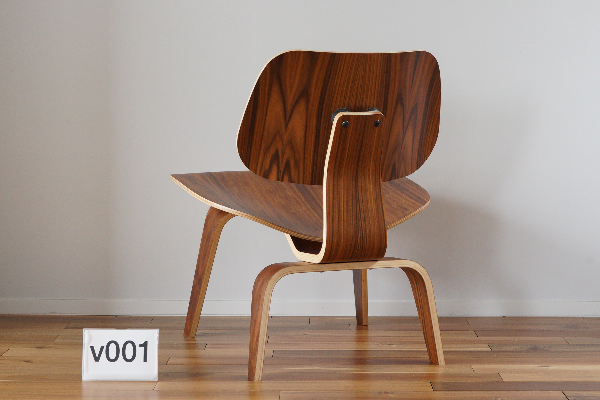 イームズLCWの木目