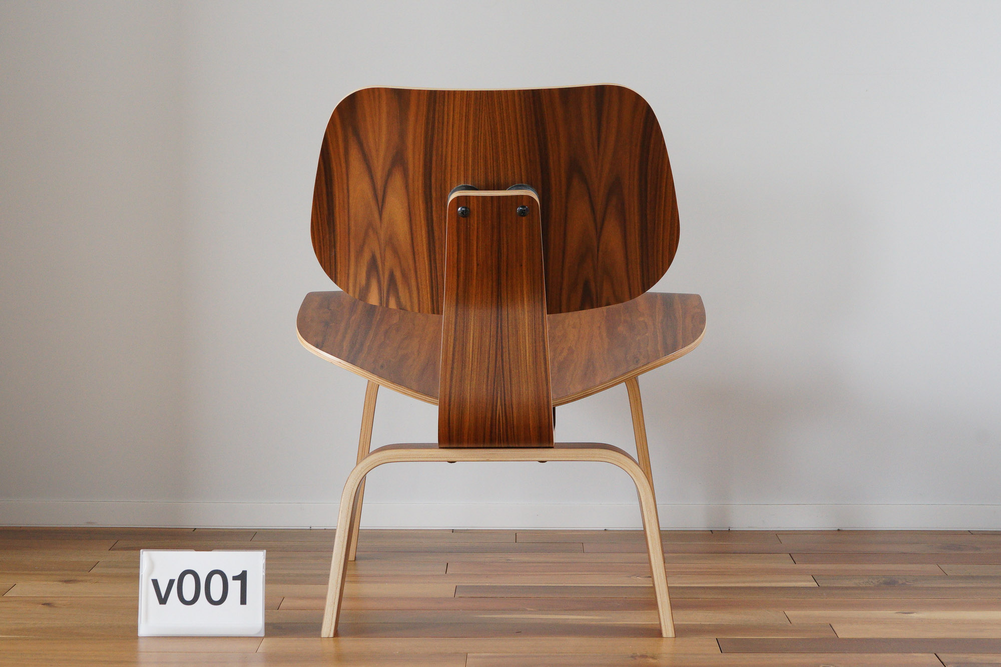 イームズLCWの木目