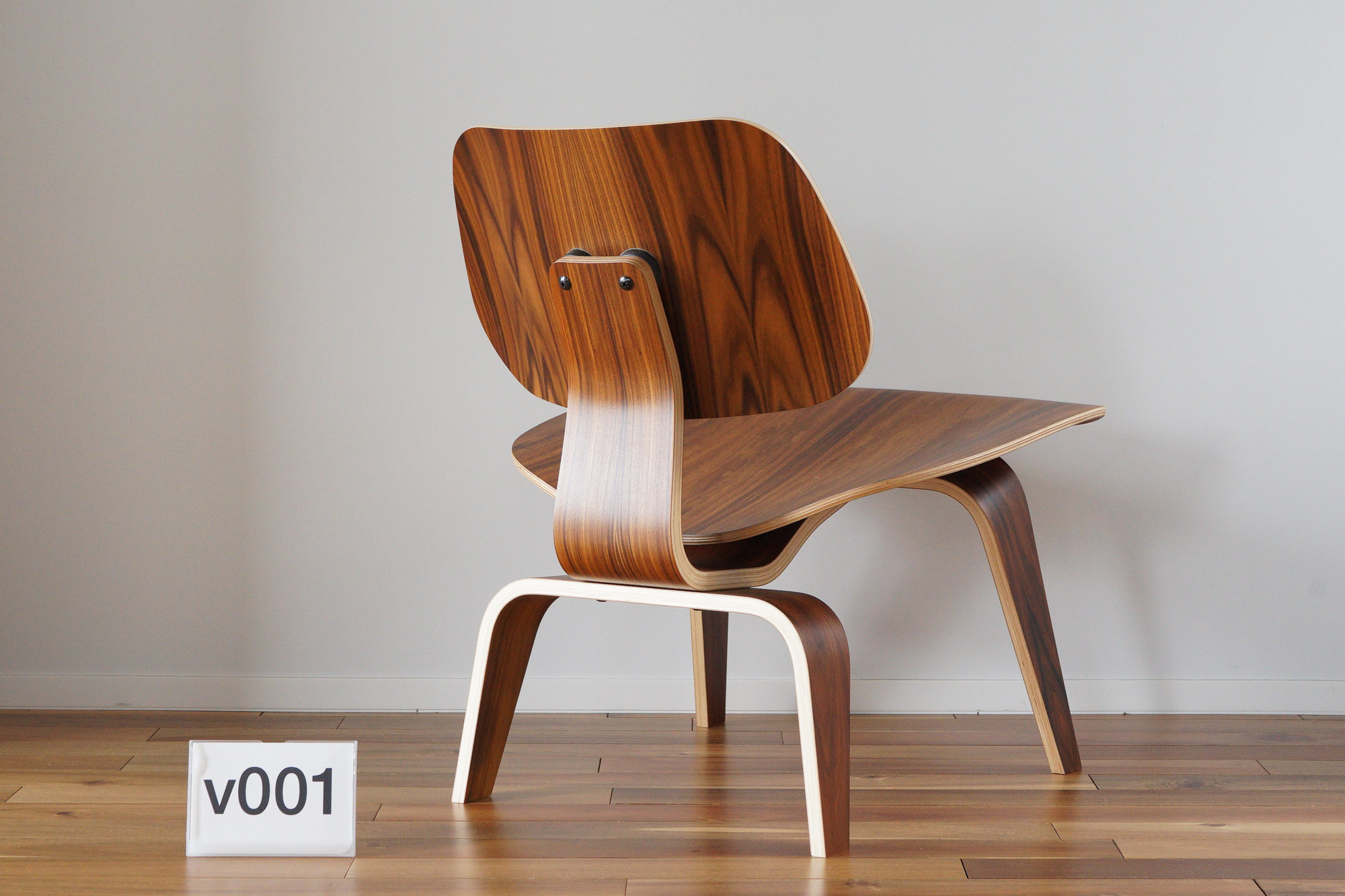 イームズLCWの木目