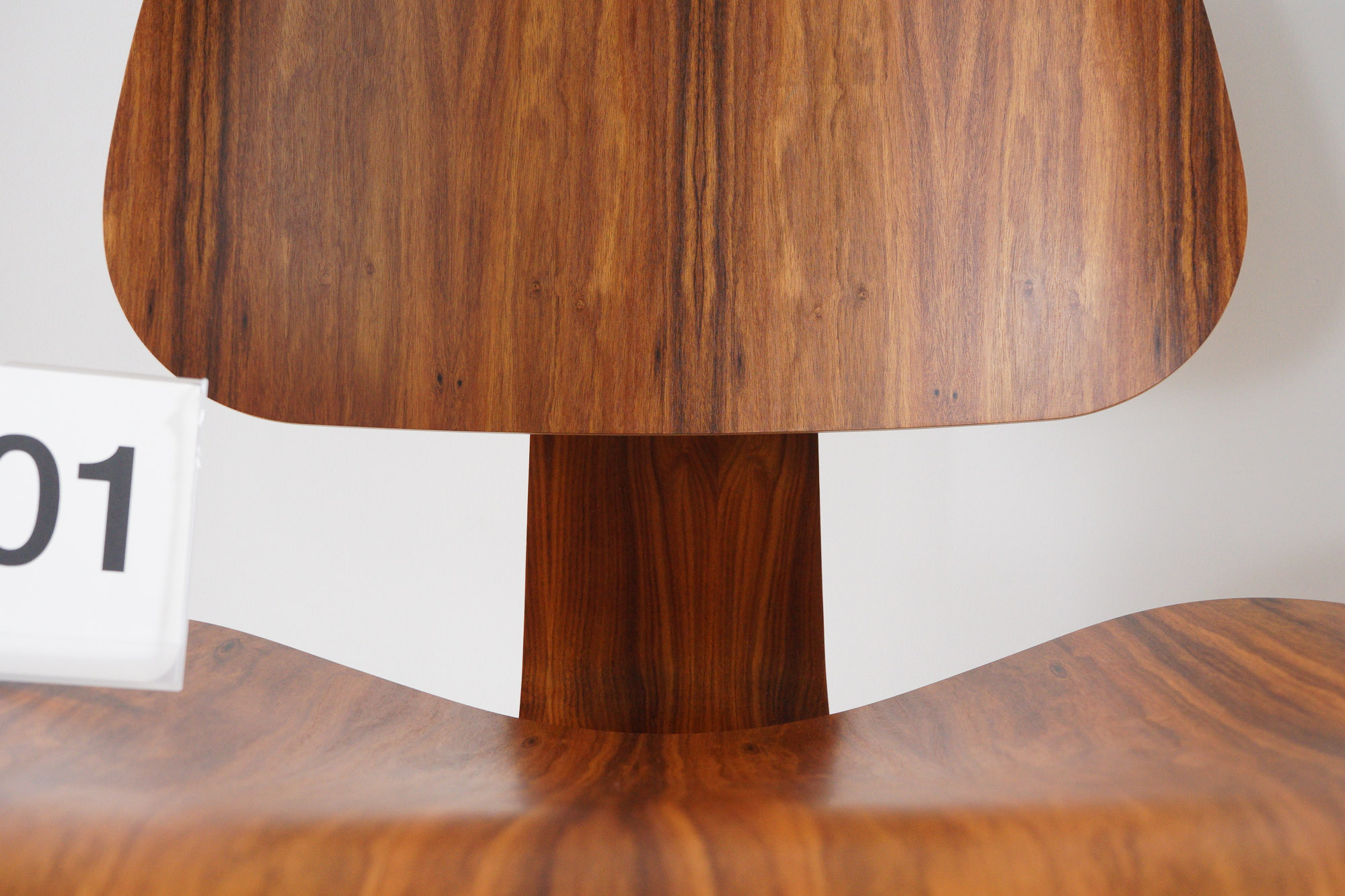 イームズLCWの木目