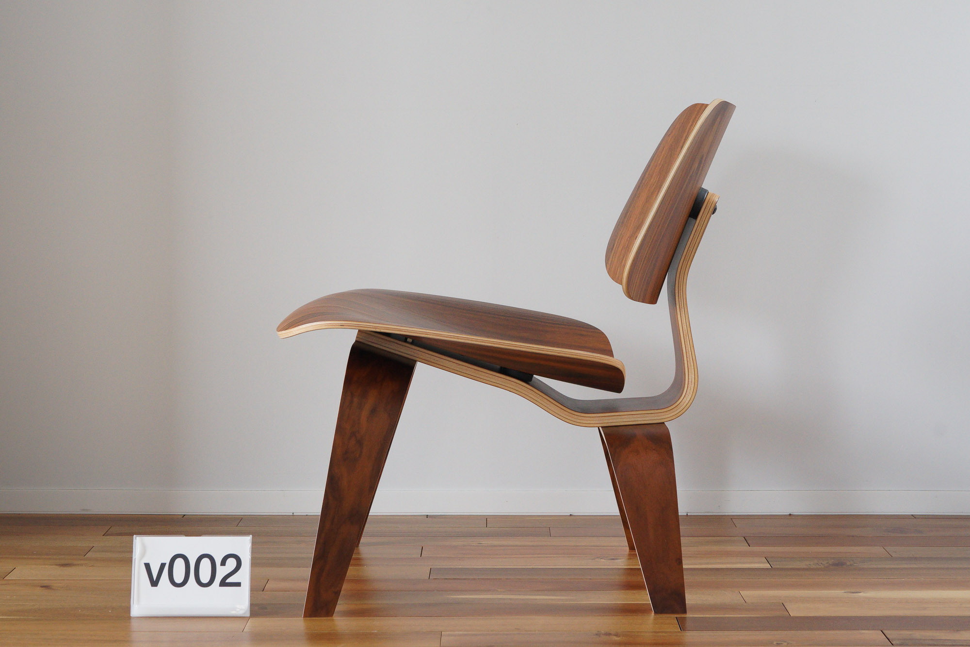 イームズLCWの木目