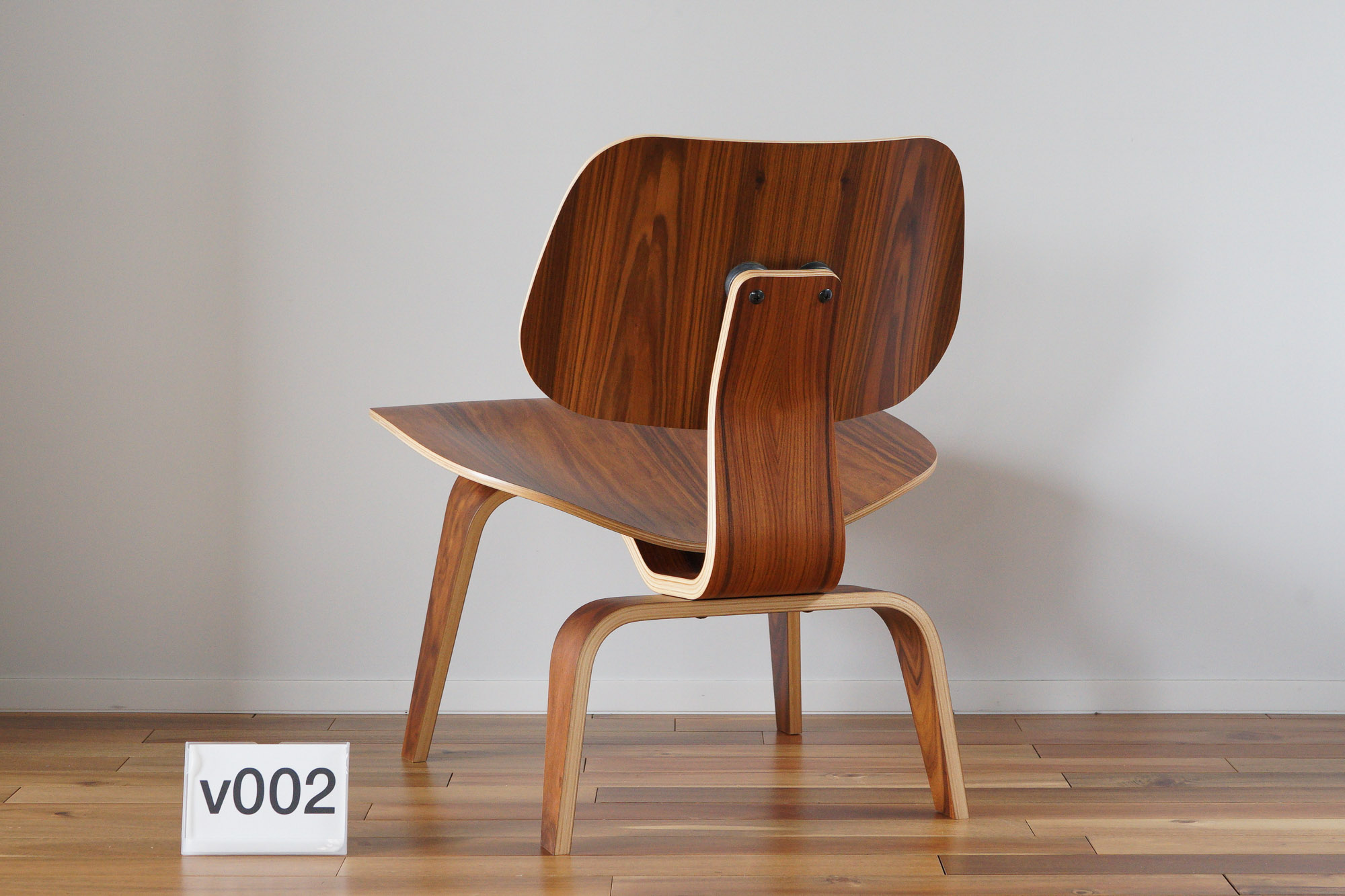 イームズLCWの木目