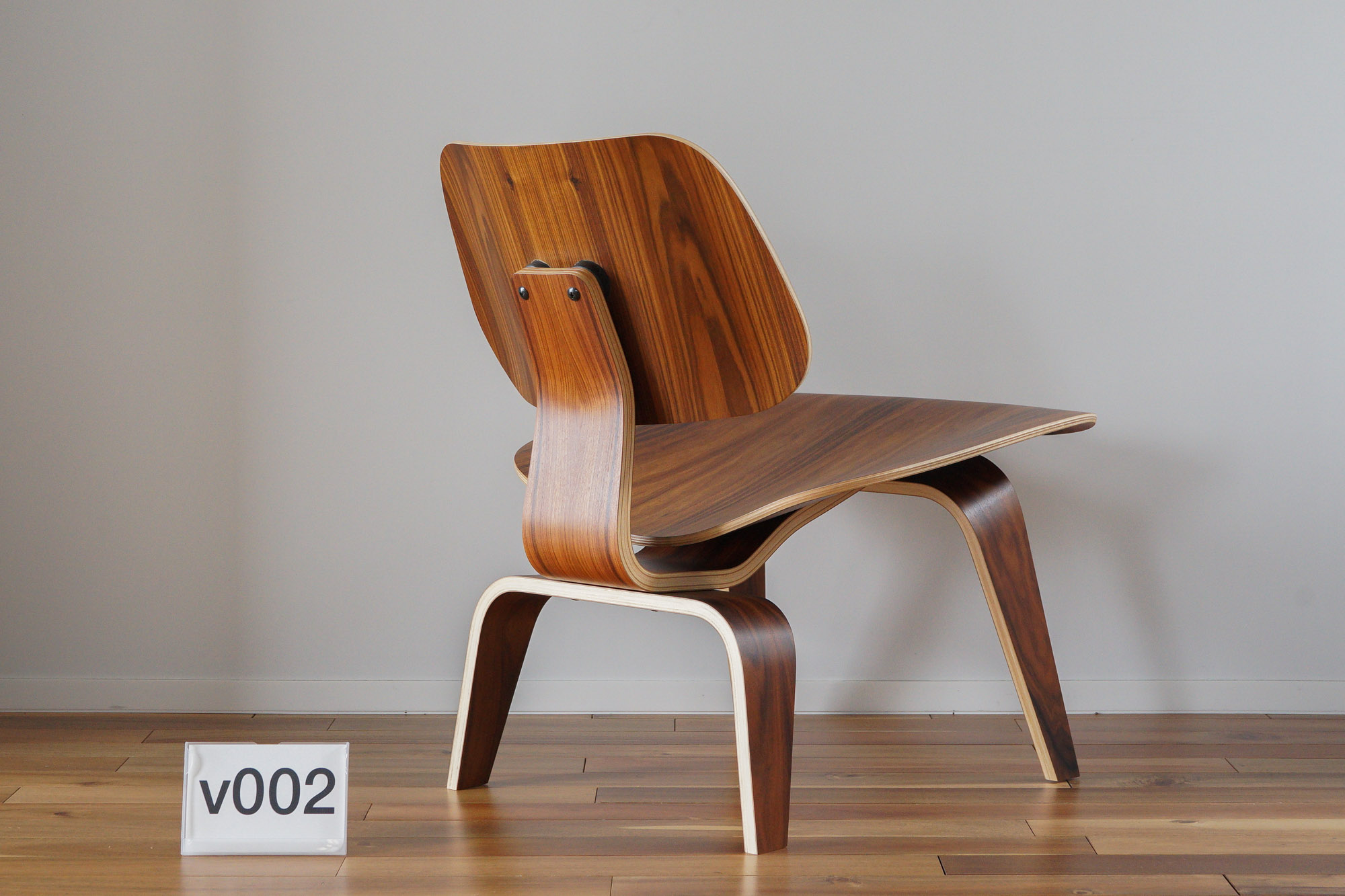 イームズLCWの木目