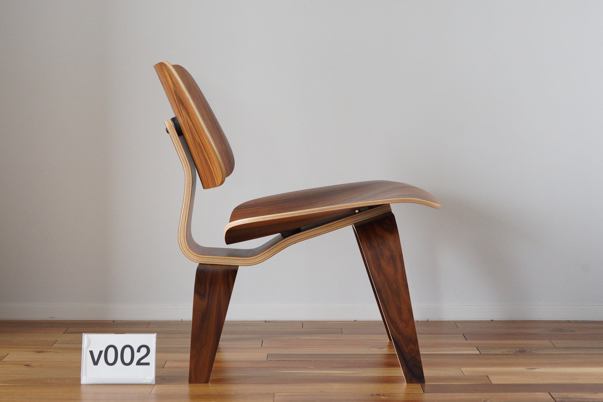 イームズLCWの木目