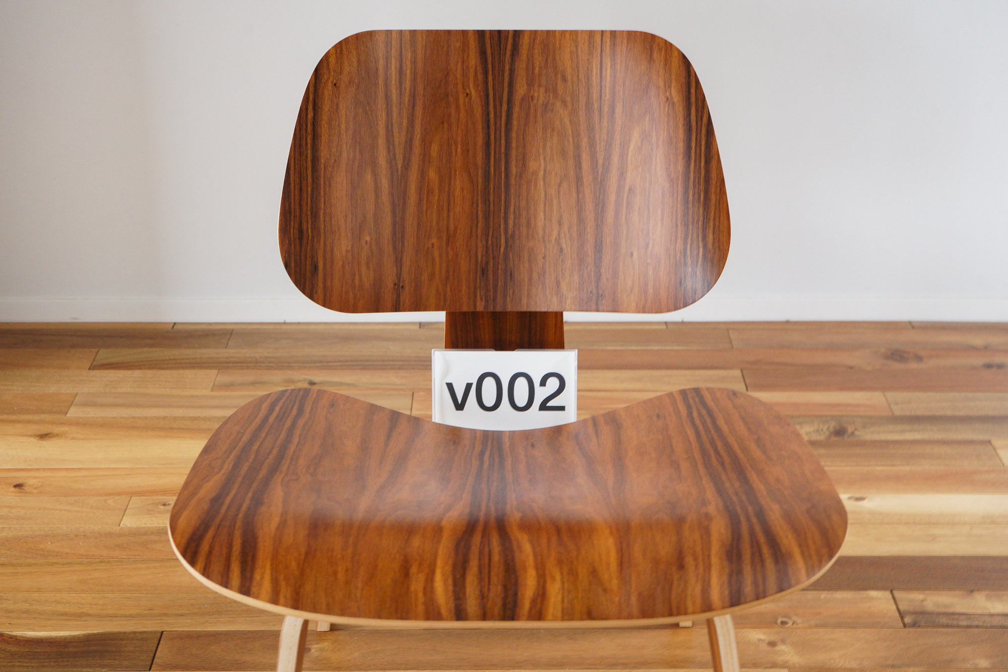 イームズLCWの木目