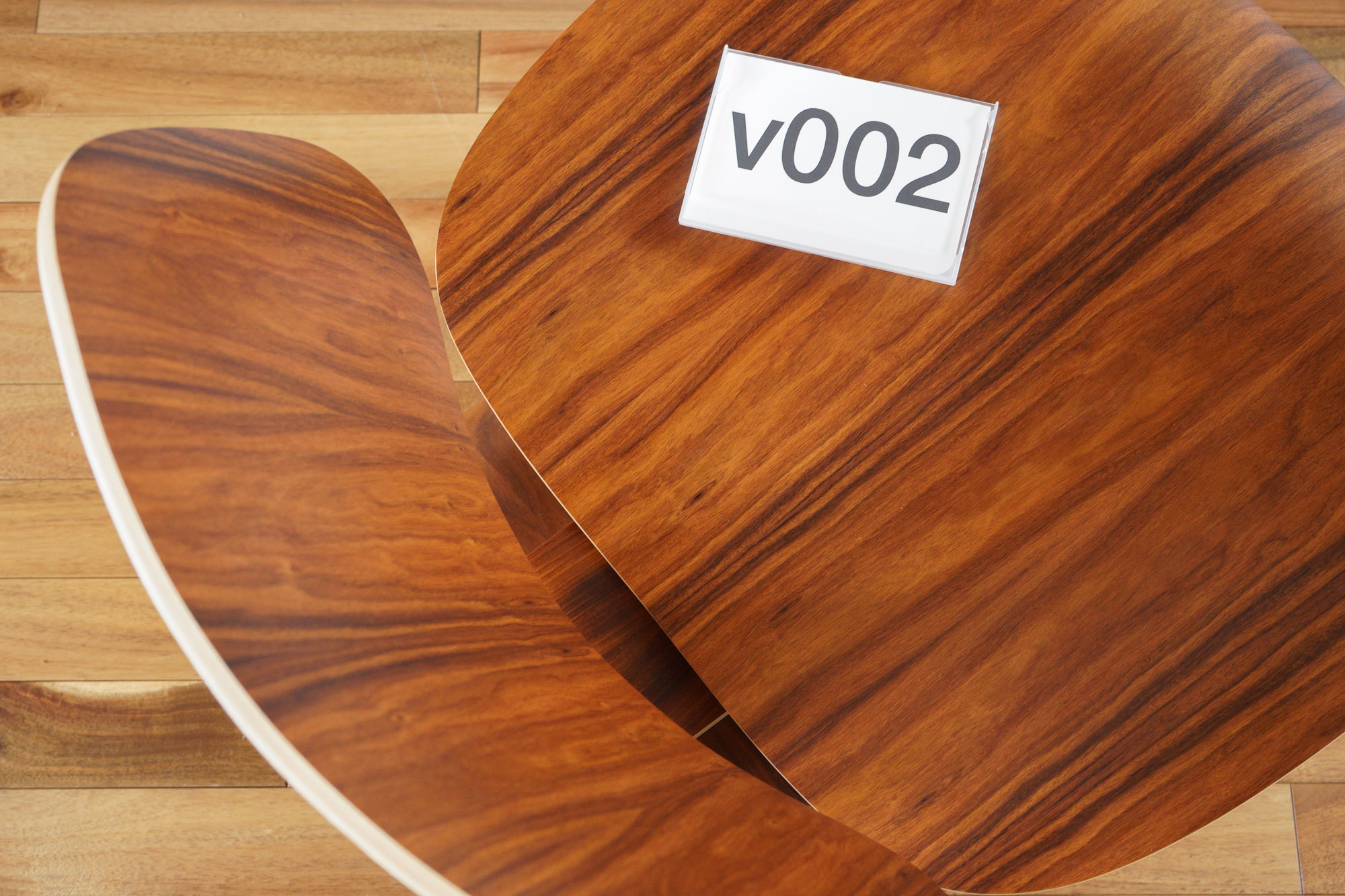 イームズLCWの木目