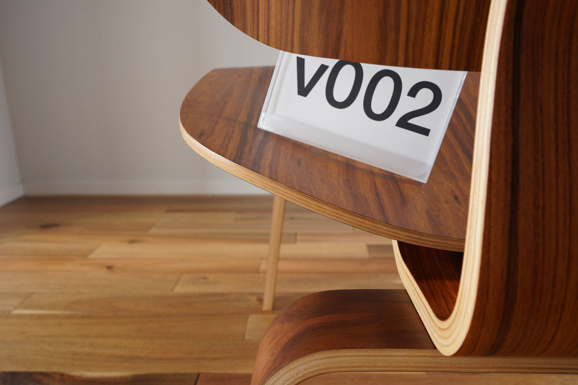 イームズLCWの木目