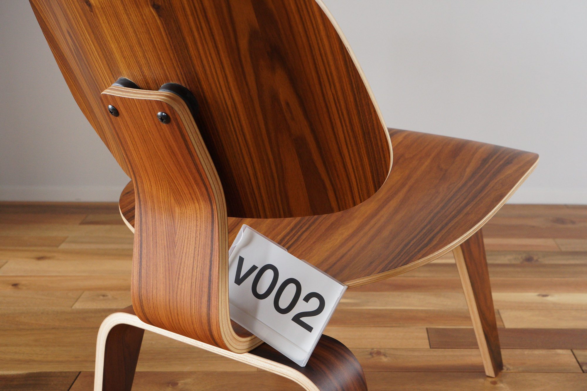 イームズLCWの木目