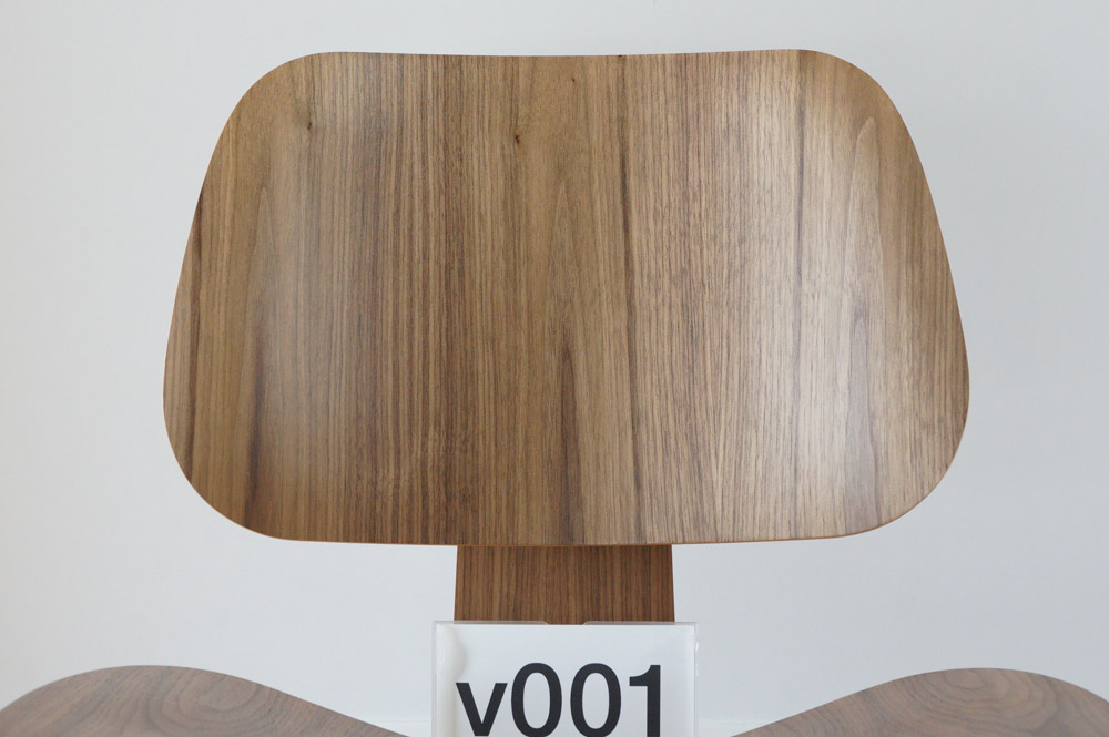 イームズLCWの木目