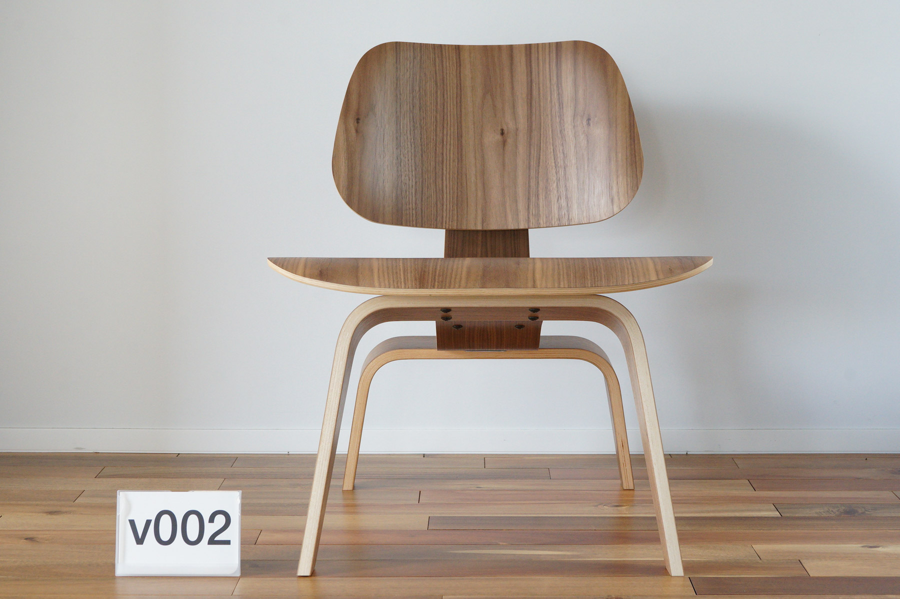 イームズLCWの木目