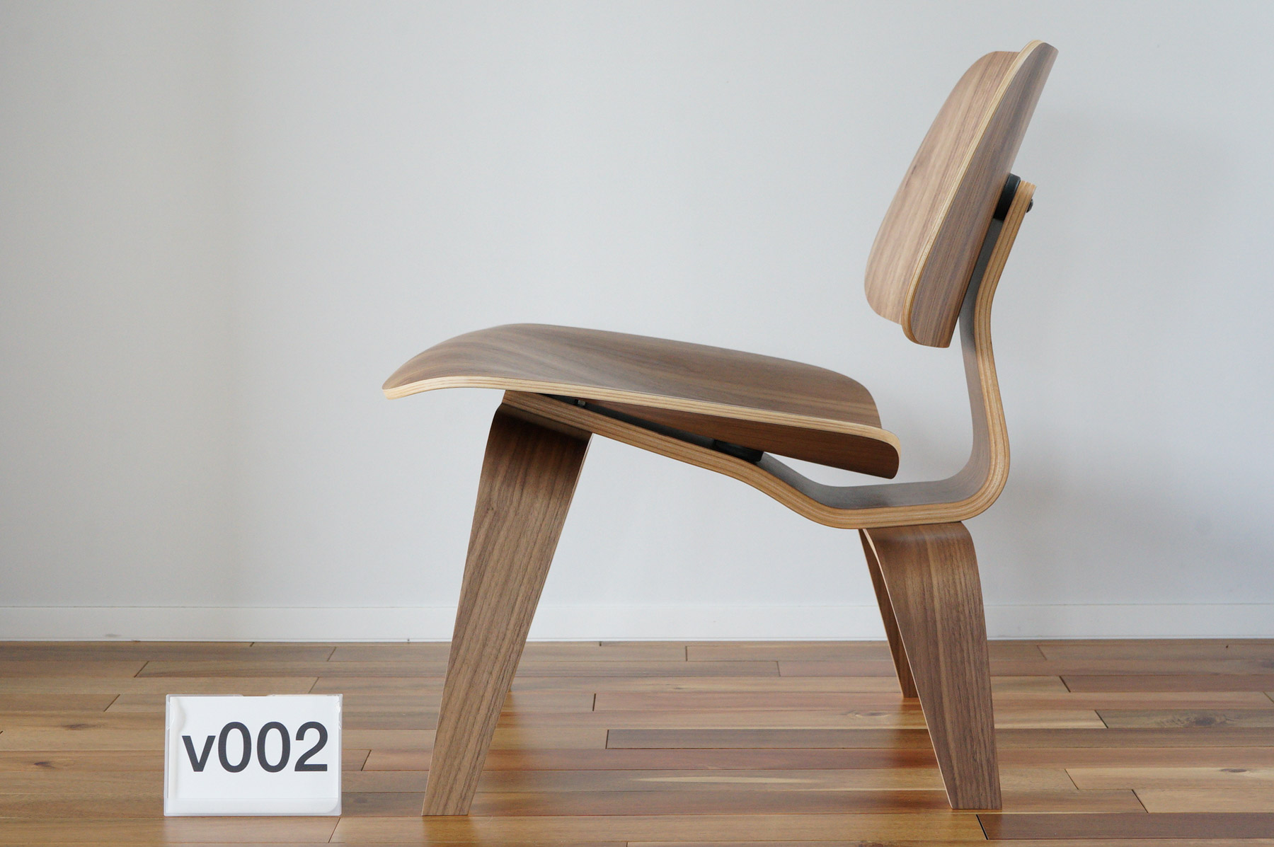 イームズLCWの木目