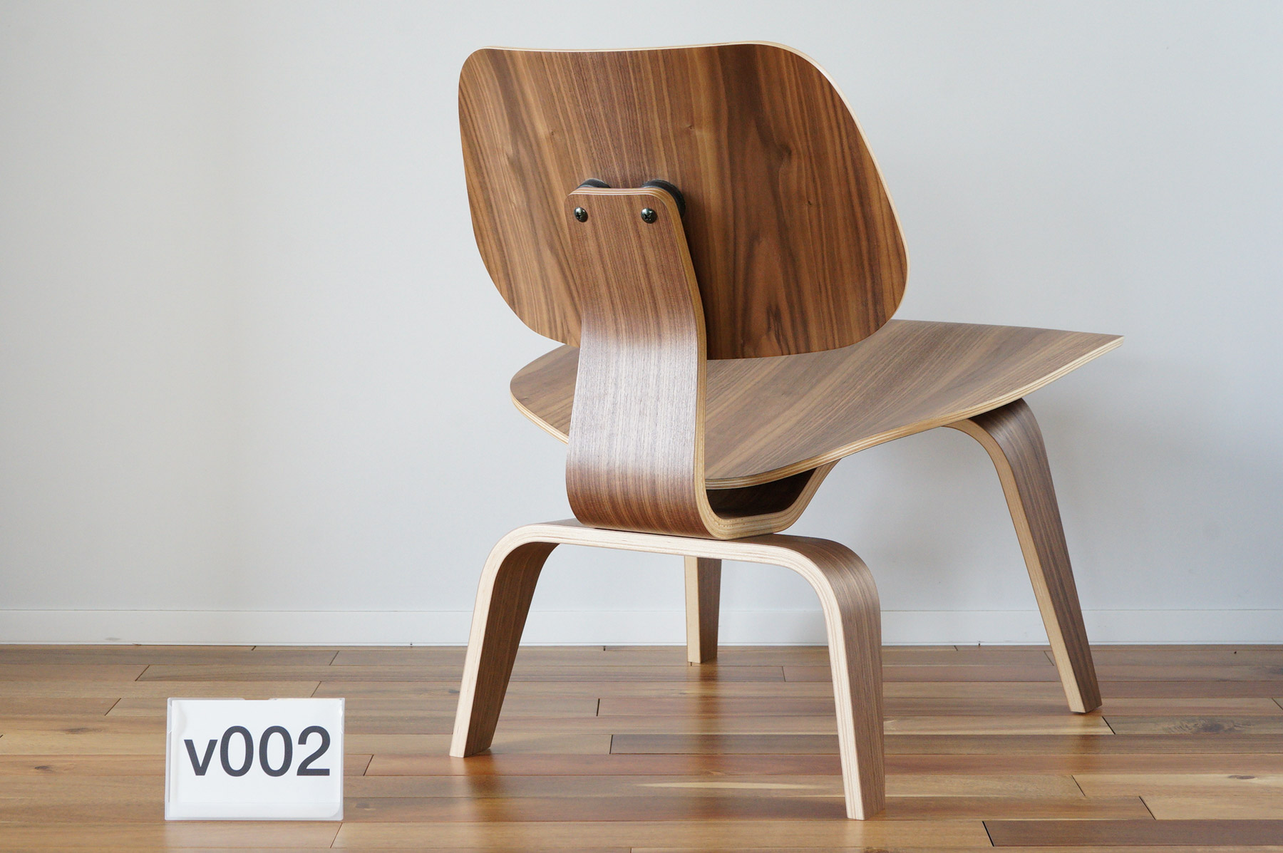 イームズLCWの木目