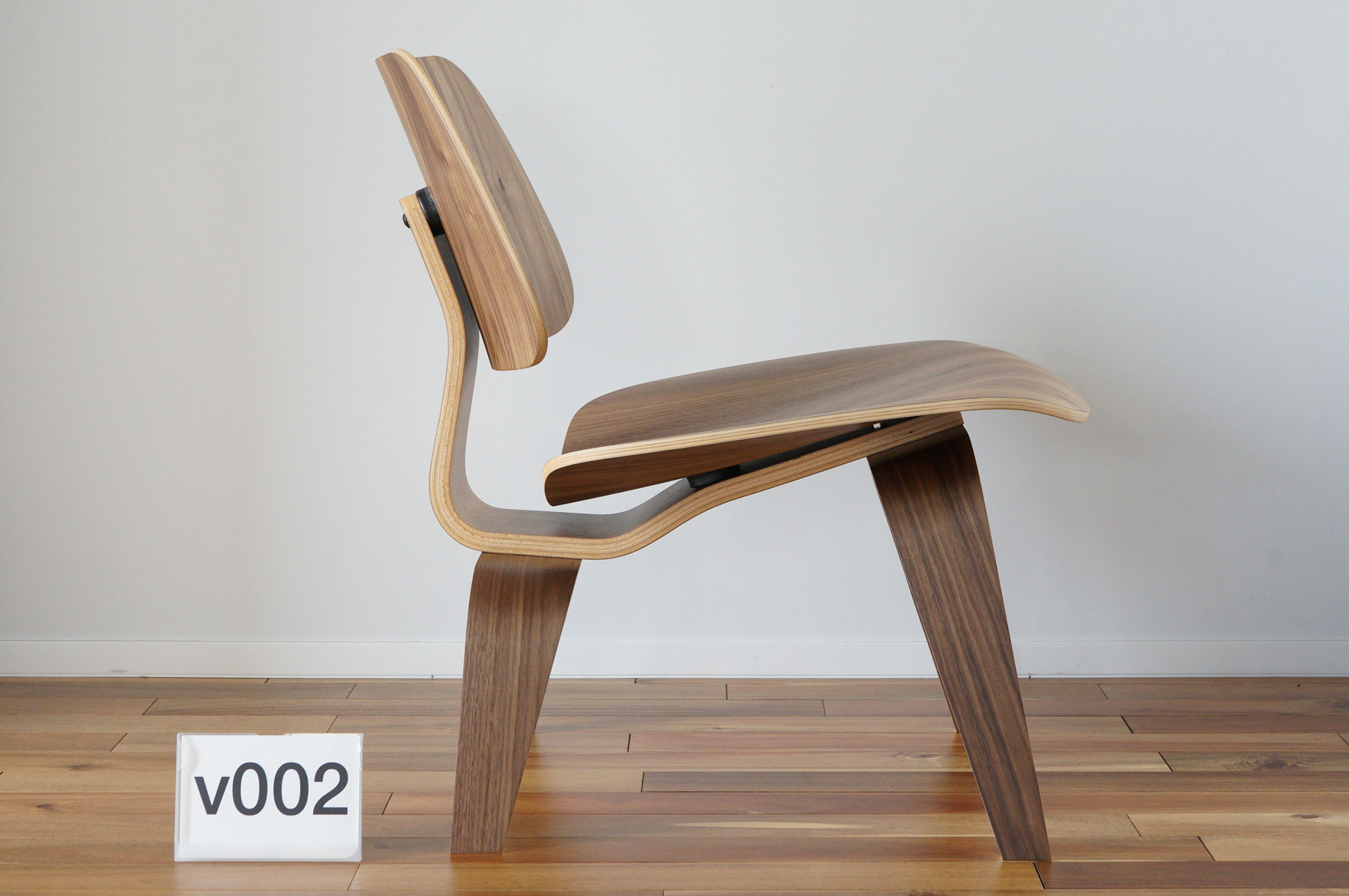 イームズLCWの木目