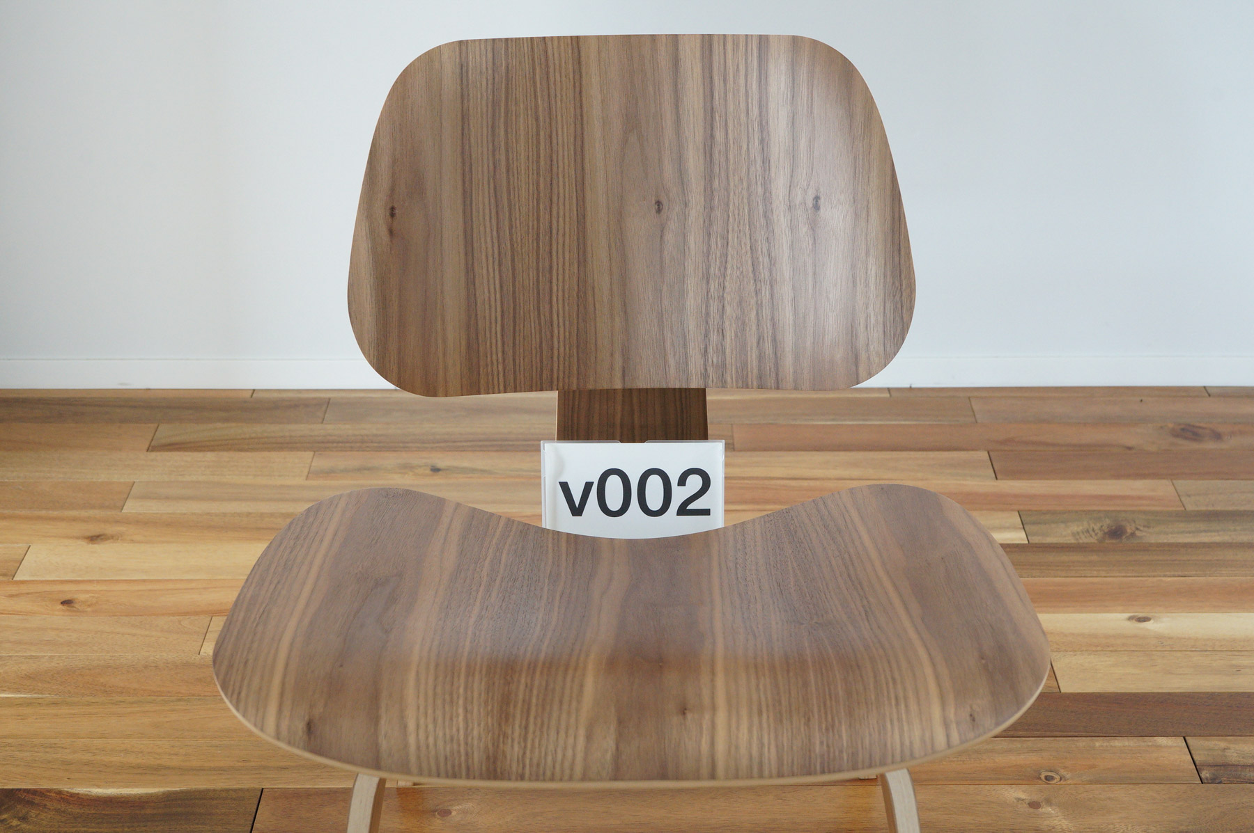 イームズLCWの木目