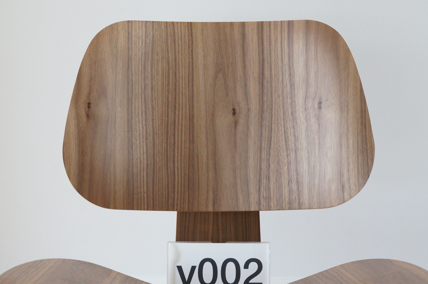 イームズLCWの木目