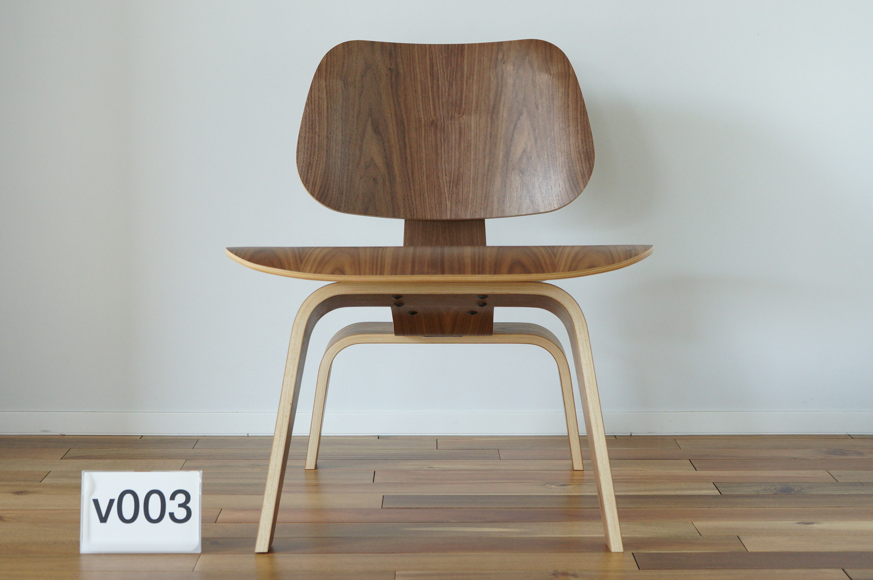 イームズLCWの木目